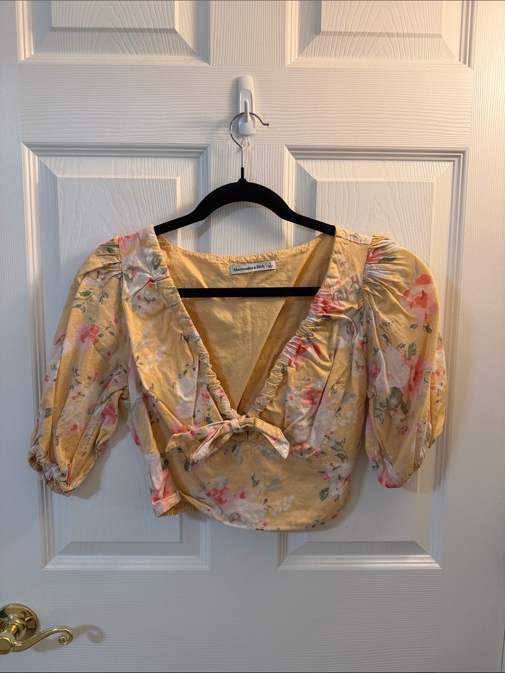 Abercrombie & Fitch Floral Tie-Front Puff Sleeve Crop Top
